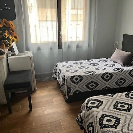 Habitacion Individual En Tarrega Apartment Ngoại thất bức ảnh