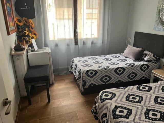 Habitacion Individual En Tarrega Apartment Ngoại thất bức ảnh